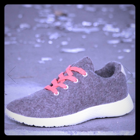 NWT Egos Lightweight Trainers - Picture 2 of 3